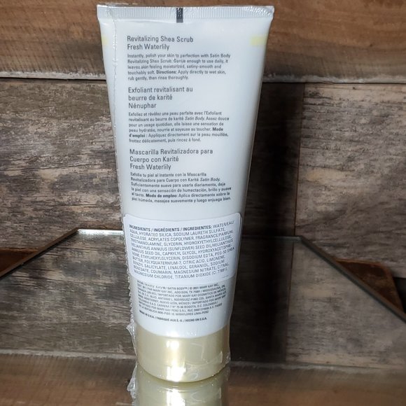 Limited-Edition Fresh Waterlily Satin Body Revitalizing Shea Scrub - Mary Kay - Picture 2 of 6